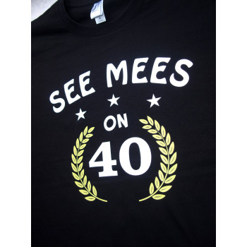 See mees on 40 Meeste T-särk